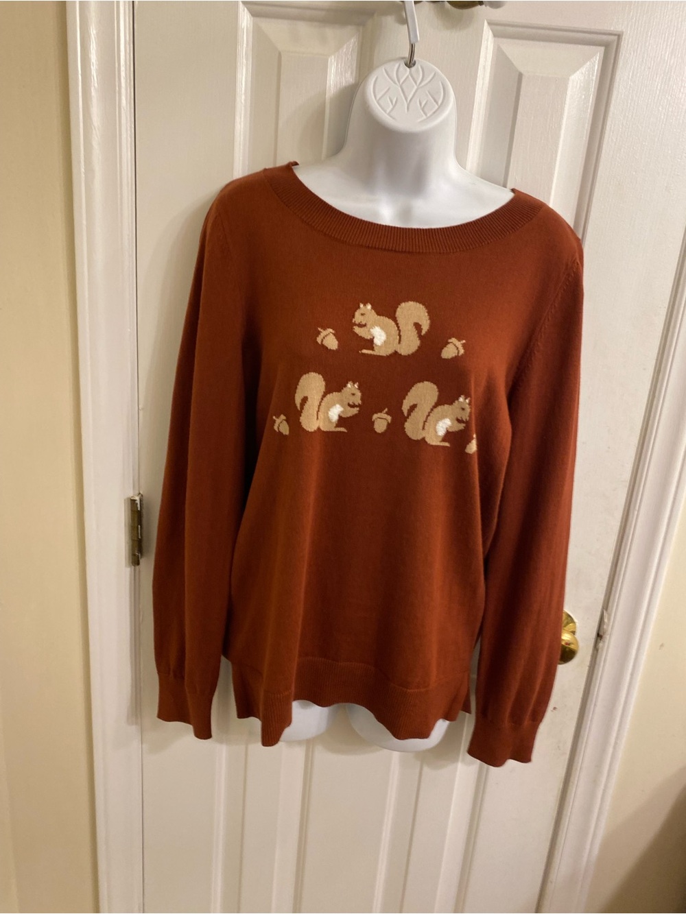 LOFT PERFECT FALL SWEATER Rust Crewneck Sweater Squirrels Motif Large NWT NATURE - Picture 15 of 16
